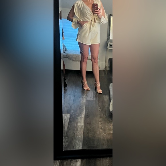 ⭐️ HOST PICK ⭐️ Sabo romper cream 6 P - Picture 10 of 11